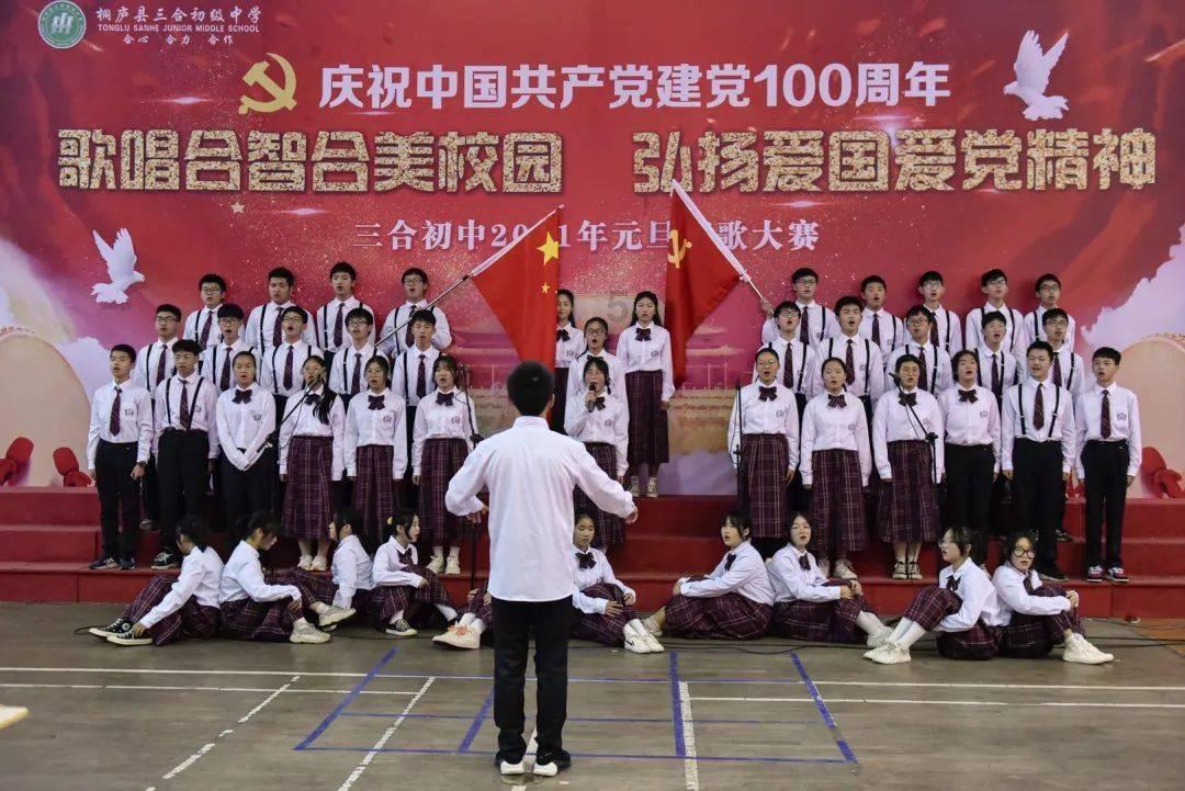 布丽吉特访问瑞典放大招了！国宴上美过瑞典王后，钻石蓝裙超显嫩